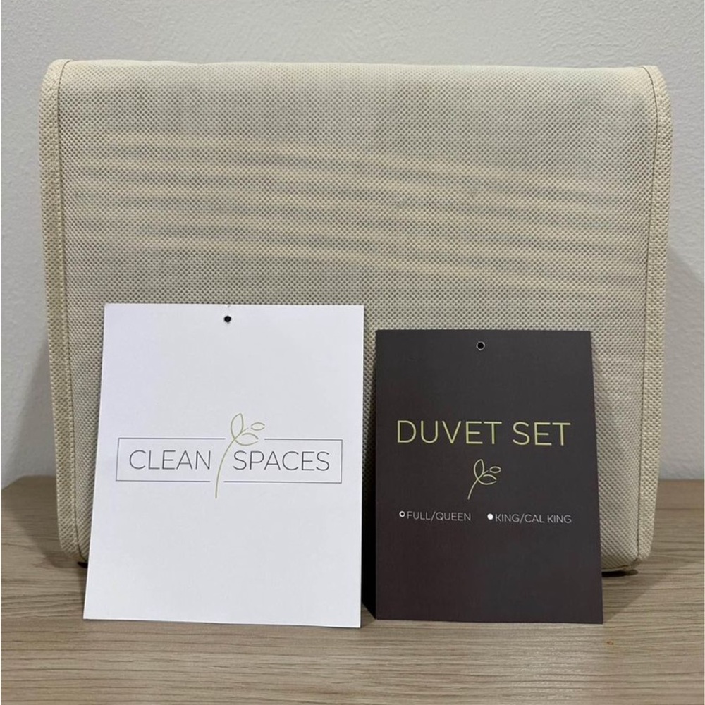 Clean spaces duvet set;full/queen size Gray and white